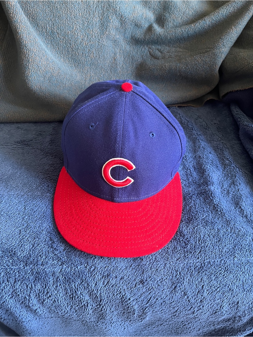 Chicago Cubs C Logo FittedHat Navy Blue Red Bill MLB Baseball Cap mens 7 3/4